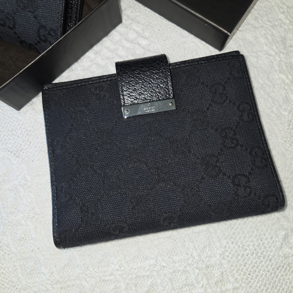 Like New! Gucci Bundle - GG Black Cloth Wallet and Agenda - Picture 13 of 16